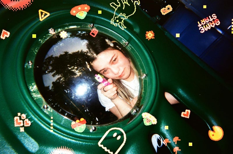 Retocolor Pixelate 400 35mm Disposable Film Camera 27EXP, ISO400, Color Negative Film, Focus Free, Easy to Use, Built in Flash, Single Use (Film and Battery Included) (Pixelate) - Image 5